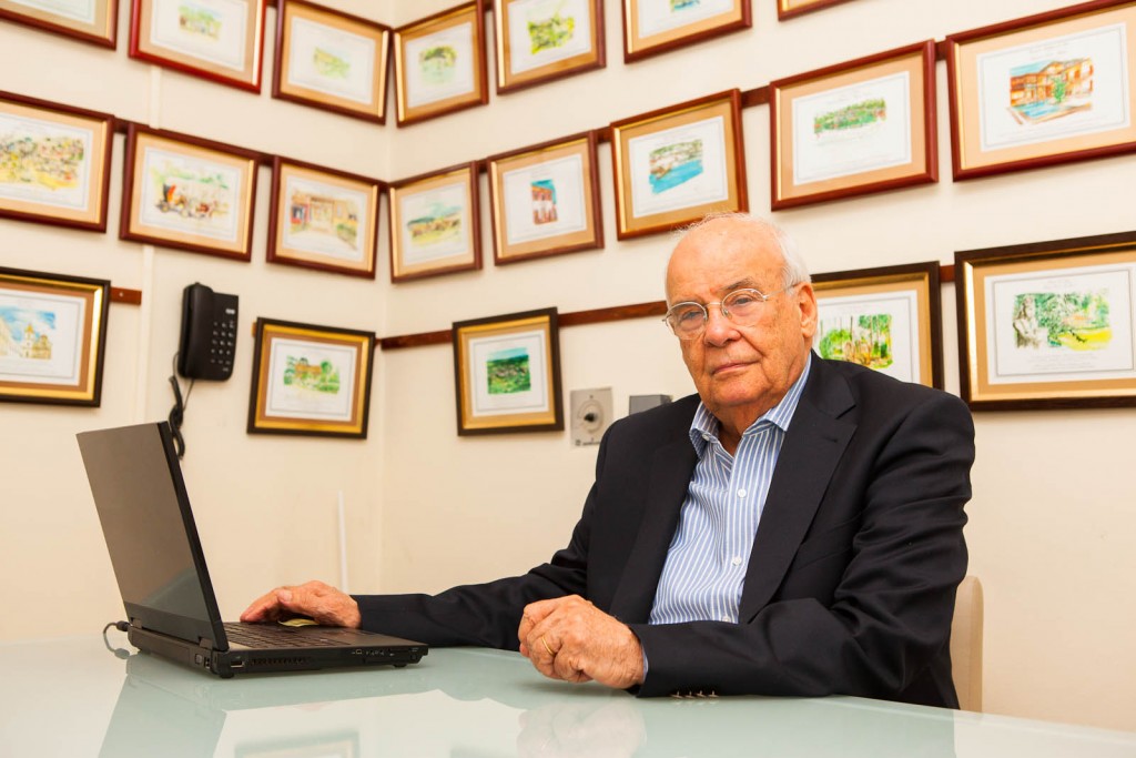 Helenio Waddington, Presidente da Associação de Hotéis Roteiros de Charme em seu escritório, Ipanema, Rio de Janeiro, RJ