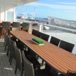 Mesa de Jantar na varanda para até 14 pessoas do Villa Suite