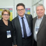Miriam Silva e Eduardo Bittencourt, da CH Travel, com Vinicius Lummertz, ministro do Turismo