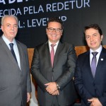 Nilo Felix, presidente de honra do Fornatur, Vinicius Lummertz, ministro do turismo, e Sérgio Turra, deputado estadual