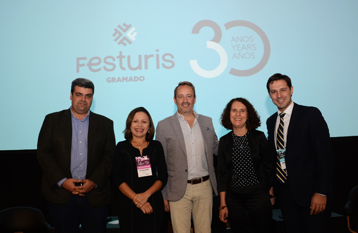 Richard Alves, da PSP Resort, Ana Clévia Guerreiro, do Sebrae, Pere Perugorria, da Barcelona Media, Tânia Brizola, e Eduardo Zorzanello, do Festuris