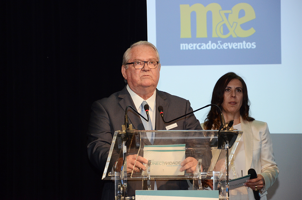 M&E e Promo realizam cerimônia de abertura do Fórum Conectividade em SP; fotos 1 Roy Taylor, presidente do M&E, e Gisele Lima, diretora da Promo