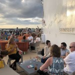 Sunset Bar, um dos bares de maior destaque no navio