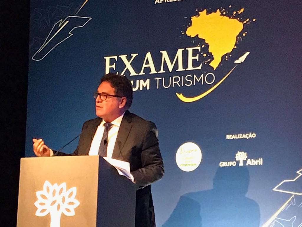 Fórum em Santa Catarina discute competitividade no Turismo Vinicius Lummertz, ministro do Turismo