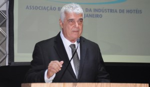 Alfredo Lopes classifica cancelamento do Réveillon no Rio como um ‘total absurdo’