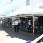Bar exclusivo do Yacht Club em frente a piscina Bar exclusivo do Yacht Club em frente a piscina