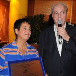Cristina Fritsch, presidente da Abav-RJ, também foi homenageada por Nilo Felix, secretário de Turismo do RJ