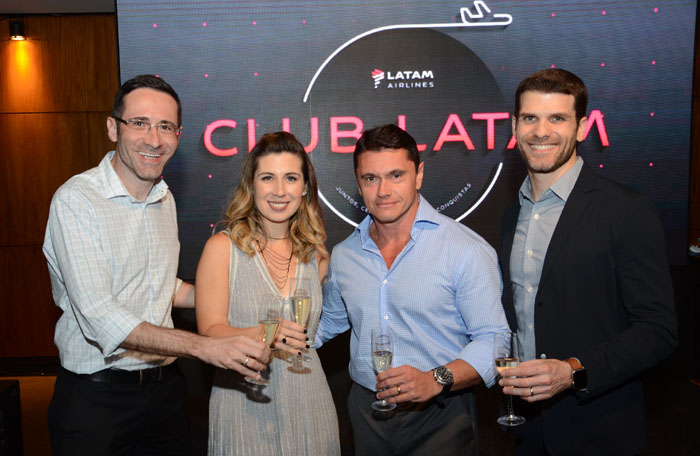 Daniel Aguado, Aline Silva, Igor Miranda e André Sena, da Latam Airlines Daniel Aguado, Aline Silva, Igor Miranda e André Sena, da Latam Airlines