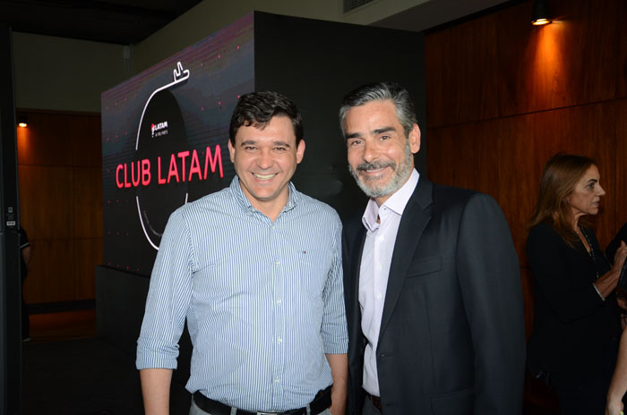 Daniel Almeida, da Latam Airlines, e Brunno Bernardes, da Hostway Travel Daniel Almeida, da Latam Airlines, e Brunno Bernardes, da Hostway Travel