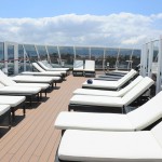 Deck exclusivo para relaxar e tomar um banho de sol Deck exclusivo para relaxar e tomar um banho de sol