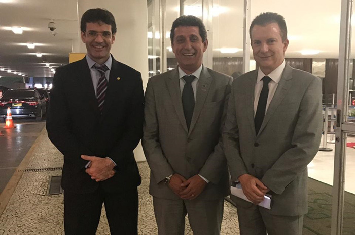 Presidente do Beto Carrero encontra ministros e recebe Ordem de Mérito Infraero Marcelo Álvaro Antônio, futuro Ministro do Turismo, Rogério Siqueira, CEO do Beto Carrero World e o deputado Celso Russomano