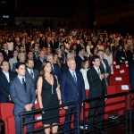 Híno nacional durante abertura do evento