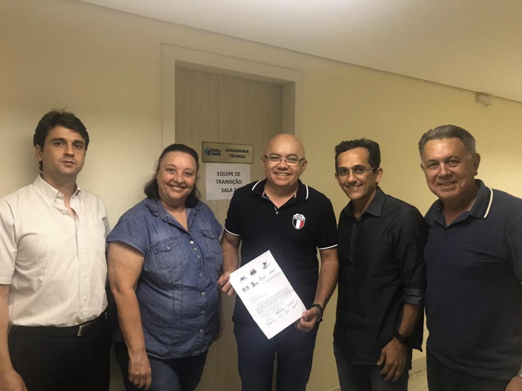 Carta é entregue para a equipe de transição do governo eleito do Rio Grande do Norte