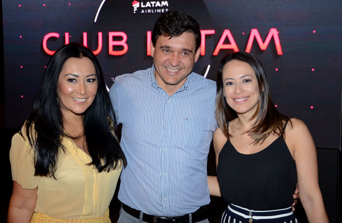 Leonor Bernhoeft, da LTN Brasil, Daniel Almeida e Daniela Hatadani, da Latam Airlines Leonor Bernhoeft, da LTN Brasil, Daniel Almeida e Daniela Hatadani, da Latam Airlines