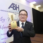 Manoel Linhares, presidente da ABIH Nacional, foi eleito a Personalidade do Turismo de 2018 pela ABIH-CE