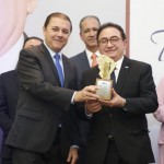 Manoel Linhares, presidente da ABIH Nacional, recebeu o troféu de Personalidade Turística do Ano