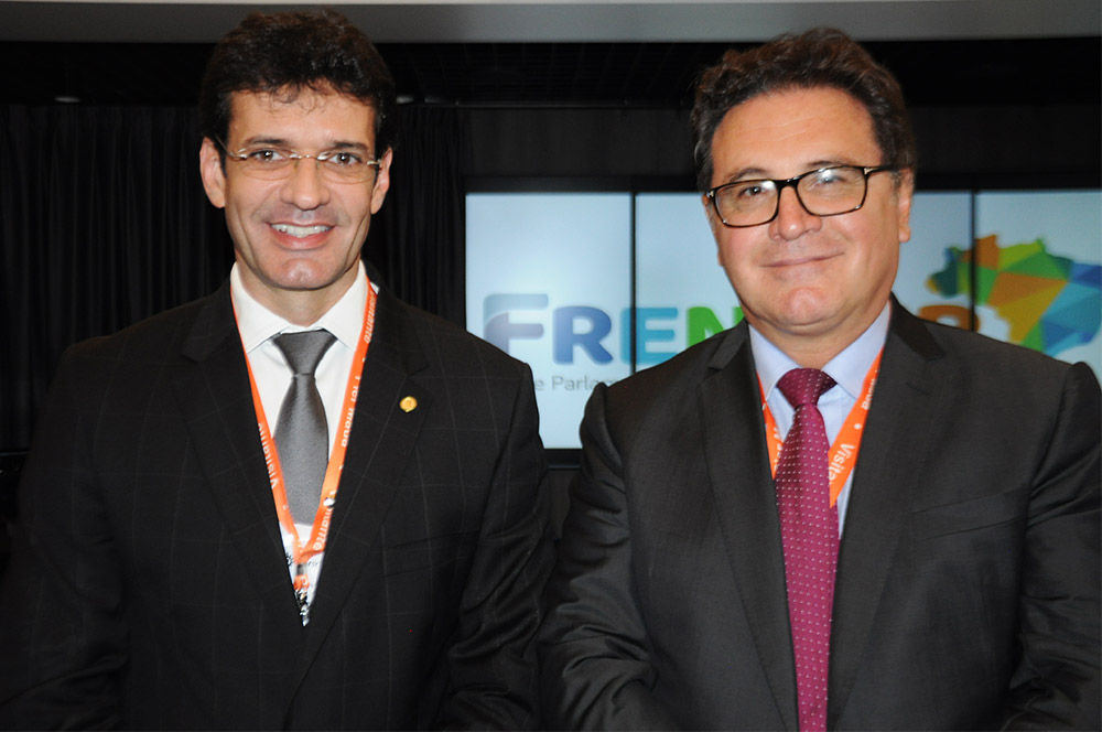 RETROSPECTIVA: relembre os fatos que marcaram o Turismo em 2018 14 Marcelo Álvaro, ministro do Turismo no governo de Jair Bolsonaro, e Vinicius Lummertz, ministro do Turismo no governo atual de Michel Temer
