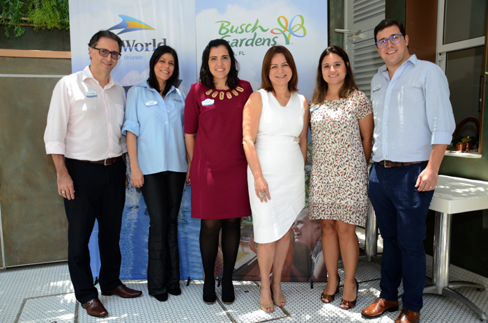 Mauricio Alexandre, Aline Anzzelotti, Marjorie Schroeder, Ana Maria Donato, Juliana Bordin e Martin Diniz, do SeaWorld