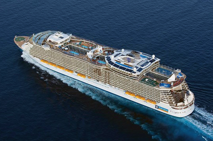 Royal Caribbean apresenta plano para realizar cruzeiros testes nos EUA 1 Oasis, maior classe de navios da Royal Caribbean