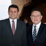 Tufi Michreff Neto, secretário de Turismo de SC, e Luiz Fernando Moraes, da Cunha Vaz Brasil Tufi Michreff Neto, secretário de Turismo de SC, e Luiz Fernando Moraes, da Cunha Vaz Brasil