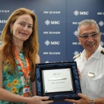 Valéria de Aragão, delegada titular da Delegacia do Turista do RJ, com Giuseppe Galano, comandante do MSC Seaview