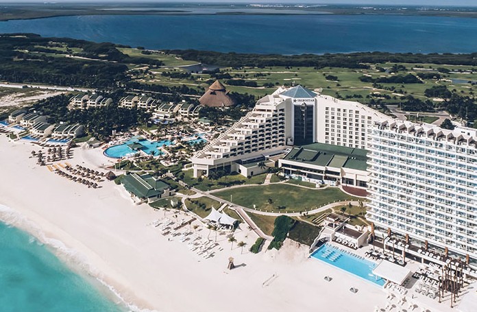 Grupo Iberostar fatura € 2,3 bilhões em 2019 1 Vista aérea do complexo Iberostar Cancún
