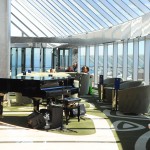 Área exclusiva do Yacht Club conta até com piano Área exclusiva do Yacht Club conta até com piano