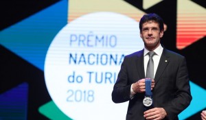 Marcelo Álvaro toma posse no Ministério do Turismo