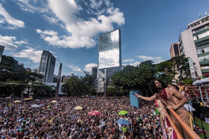 Com 590 blocos e cerca de 700 desfiles cadastrados para 2019, a capital mineira terá programação para os mais diferentes tipos de público. (Foto: Flávio Charchar)