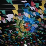 Colorido das bandeirinhas caipiras e da roda gigante dão luz e vida à Quermesse