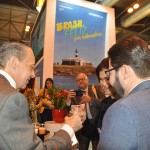 Embaixador em brinde com Teté Bezerra e Gilson Lira