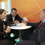 Gisele Lima, da Promo e Gilmar Piolla, de Foz do Iguaçu, em reunião durante a Fitur 2019