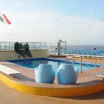 Piscina localizada na parte traseira do Costa Luminosa Piscina localizada na parte traseira do Costa Luminosa