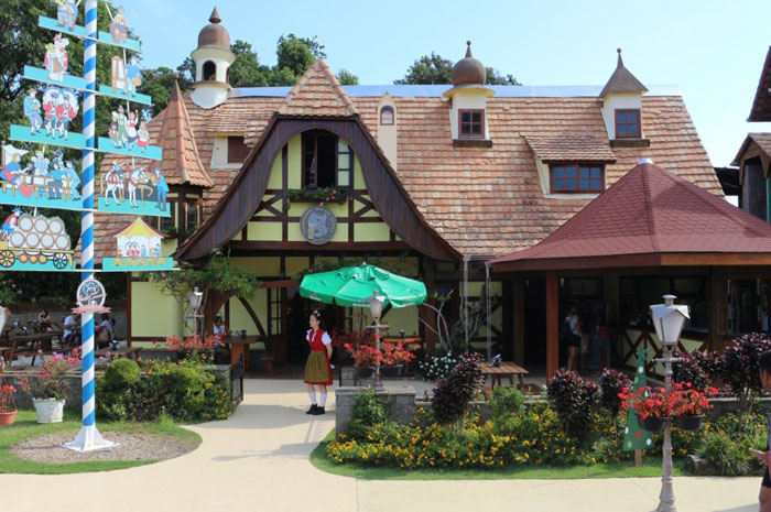 Beto Carrero inaugura novo restaurante alemão na Vila Germânica Restaurante General Kürster no Beto Carrero World