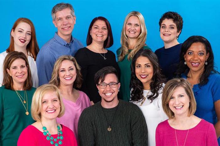 O Walt Disney Parks & Resorts anunciou os 12 novos integrantes do painel, entre eles a brasileira Julie Santos (Imagem: Divulgação Disney)
