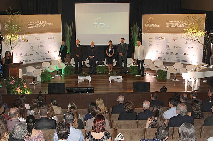 Fórum Gramado de Estudos Turísticos é modelo para o turismo chileno Fórum Gramado de Estudos Turísticos que teve sua primeira edição em 2018
