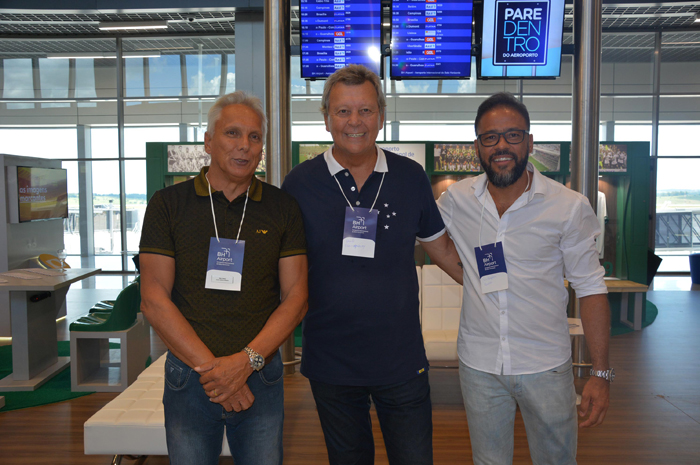 Os ídolos Éder Aleixo, do Atlético Mineiro, Raul Plasmman, do Cruzeiro e Wellington Paulo, do América, estiveram presentes na inauguração