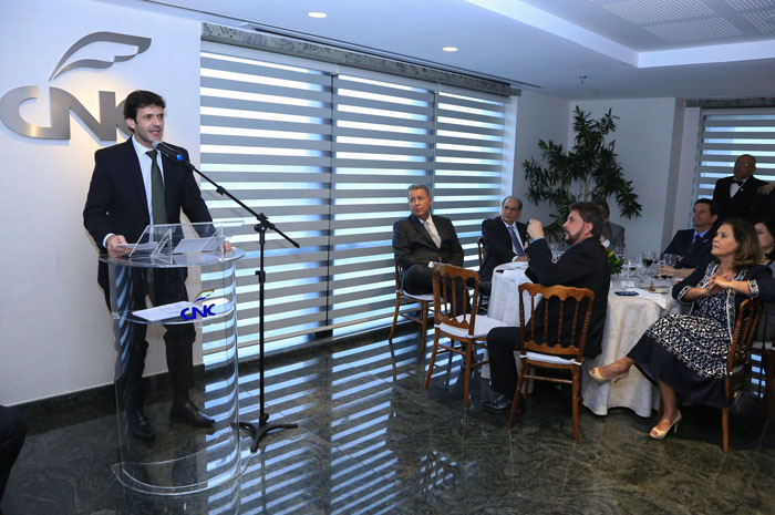 Encontro na sede da Confederação, em Brasília, contou com a presença do ministro do Turismo, Marcelo Álvaro Antônio, da presidente da Embratur, Teté Bezerra, parlamentares e mais de 20 entidades que representam a cadeia produtiva do turismo