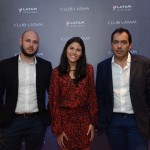 Aricia Silva, da Latam, entre Rafael Souza e Thomas Peres, da Teresa Peres