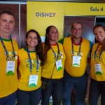 Diretor regional Adriano Gomes com parte do seu time de líderes no treinamento da Disney