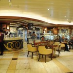 Esta é a cafeteria que fica aberta 24h por dia Esta é a cafeteria que fica aberta 24h por dia