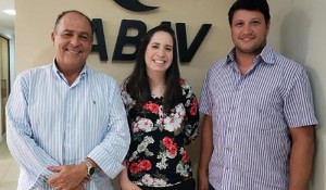 Serra Verde Express e Abav firmam convênio com descontos para associados