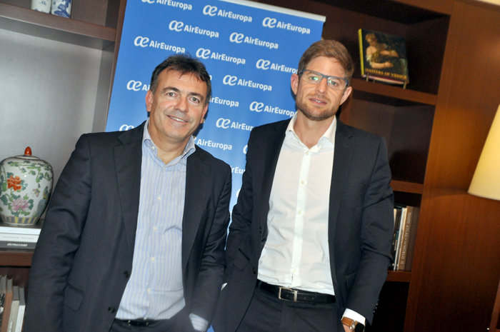 Imanol Pérez, vice-presidente Comercial da Air Europa, e Gonzalo Romero, diretor da companhia para o Brasil