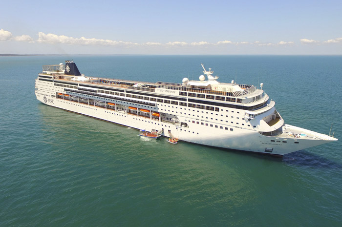 MSC antecipa início da temporada brasileira 2021/2022 3 Dois comediantes estarão a bordo dos navios Sinfonia e Poesia neste final de ano para o show de Stand Up Comedy