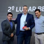 Marcelo Gohen, da Belvitur, entre Igor Miranda e Daniel Almeida, da Latam