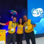 Marcelo Oste e Adriano Gomes, junto com Fabrícia Ouriveis, mestre de Cerimônia da Convenção