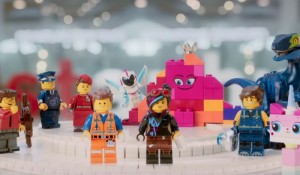 Novo vídeo de segurança da Turkish Airlines traz personagens de Lego Movie II