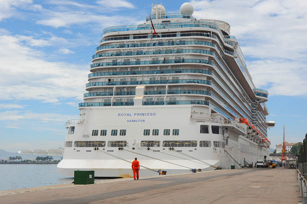Créditos para cruzeiros futuros da Princess e Holand serão comissionáveis 1 Royal Princess passa pela primeira vez na América Latina