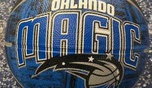 Promoção do Orlando Magic presenteia clientes com bola de basquete oficial
