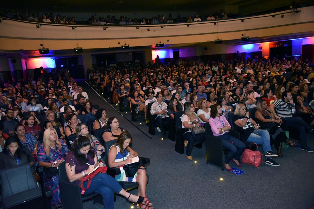 Teatro Riachuelo recebeu mais de 400 agentes do Rio de Janeiro